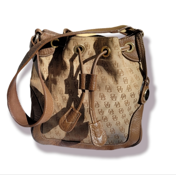 Dooney & Bourke Vintage Tan Drawstring Bucket Shoulder Bag - Picture 16 of 16